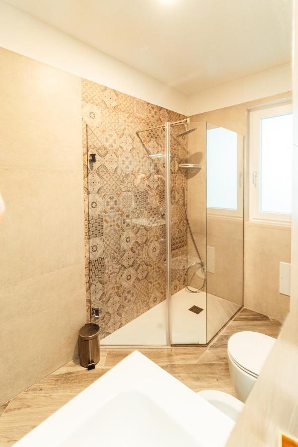 Da Riva Apartment Sea View - Housea 滨海波利尼亚诺 外观 照片